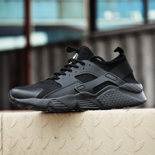Men’s Low-Top Sneakers with Rounded Toe and Lace-Up Closure